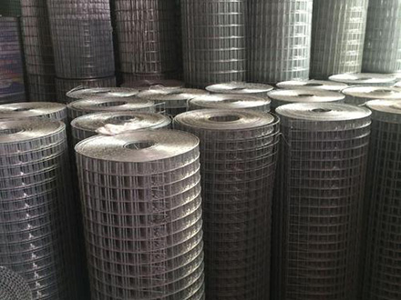 <a href=http://www.5g5p.com target='_blank'>鐵絲網(wǎng)</a>